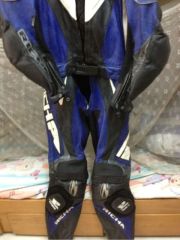 没有玩跑车了出售RICHA赛车服一套