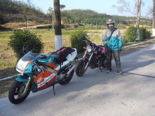 广东恩平出售精神CB400 VTEC 1代