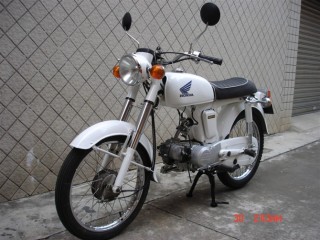 代友出经典老车好几辆