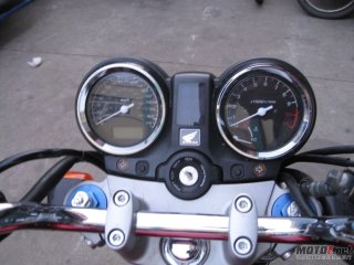 佛山南海区出07本田红色大黄蜂900