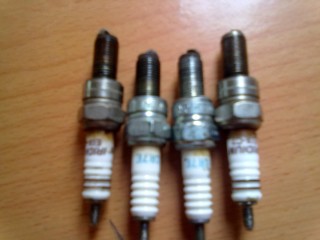 出售4只NGK，爽快包邮希望可以付款然后邮寄 诚信做人