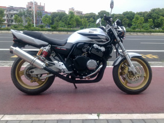 出售一部全原装VTEC1代CB400.价格已部到位。