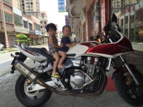 求爽快惠州博罗出售一台06年的CB1300金杯版