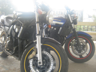 佛山代友转让雅马哈FZ400....川崎ZRX400