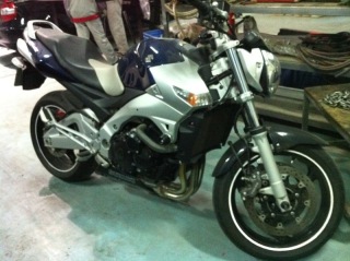 出售精神06款SUZUKI-GSR400街车（原版原漆，成色极新）