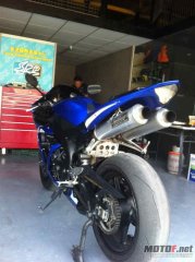 出售03年宝马K1200RS和05年R1各一台。