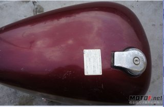 出售拆车T仔化油器150元，天王车油箱250元，其它化油器