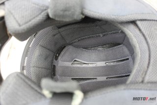 顺德2000出售SHOEI头盔一个内外成色都非常新，M码，带透明镜，外地的朋友汇款发快递！