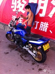 顺德容桂出售94CB400 。