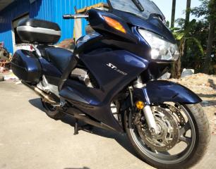出美国一手直拍到家的2012年 HONDA  ST1300