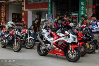 重覆發帖了!請刪除!佔用位置抱歉!