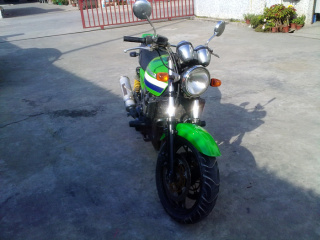 东莞松山湖大道8500元出售川崎ZRX-Ⅱ400圆灯(视频)