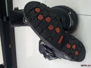 出售哈雷靴子、手套