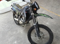 川崎KLX250 越野摩托车