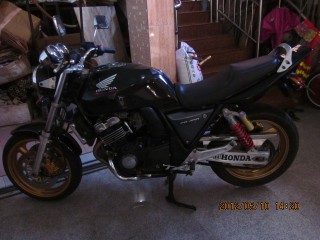 佛山代友出售精神CB400 13500