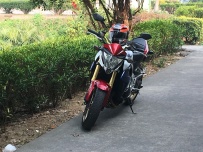 出12年大黄蜂CB1000r带、前后新米其轮胎