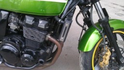 佛山出售05年ZRX400，原版原漆，有牌照.....