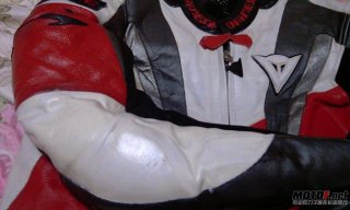 意大利原产DAINESE 连体皮衣，K系列，eu50黄金尺寸