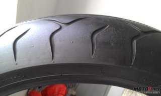 出售一条邓绿普前胎120 70 17   350元