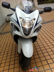 广西南宁代友出售架陆地飞行器09年GSX-1300隼 大白隼