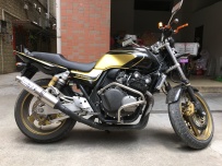 深圳代友出CB400一代.