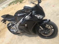 代友出11年cbr1000鹦鹉