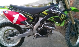 （出血割肉大平卖）鹤山代友出售09年川崎kx250f专业越野车，车主急换车13500还接刀