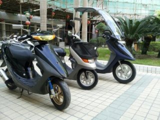 广东汕尾3500出售小龙船 自动大脚