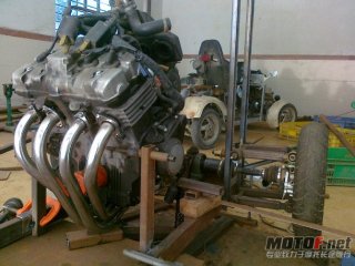 94CB400 化油器500 滤清器200 高压包200 温控器100  点火器350 水箱80  不锈