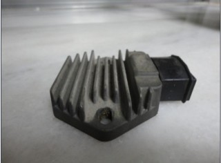 代友出售广东高州地区CB400专用全新未拆封KN高流量风格及拆车硅整流