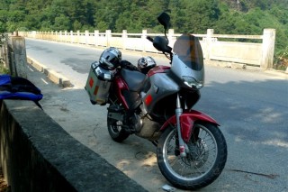 英德连江口出售阿普利亚650一辆