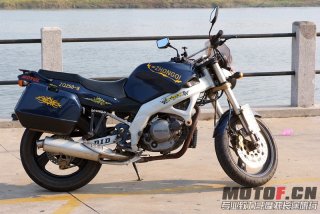 开平代友转让意大利卡吉瓦600cc一台,自刀3000元