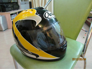 Arai罗拔士RX7-RR4  1500元