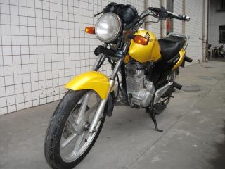 自刀卖三无五羊本田锋翼男装125C摩托车