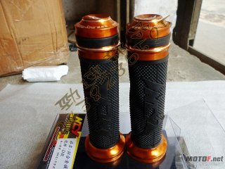 特价出些全新正品踏板改装件...