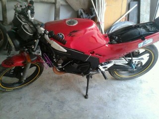 广东韶关代友出精神雅马哈TZR125一台，3380已售谢谢绿茵直播，删帖