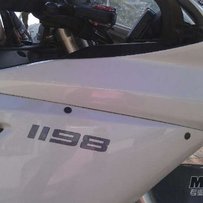 代友发帖广东惠州09年DUCATI monster 1100售价78000可刀