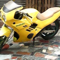 出售一台铃木400CC当半尸出售