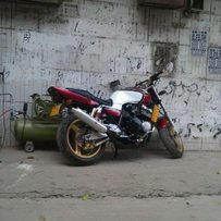 00年CB400，价钱：18800（接个小小刀）
