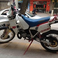 广西容县8000元代出铃木TR200二冲爬鸡一部