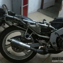 出售TZR125全车配件和75A配件..