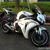 阳江出台09年CBR1000，整车完美！