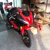 11年YAMAHA YZF-R6（已更新，补充报纸啦，请版主解封）