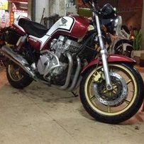 帮车友出两台CB400，CB750和一台三阳GR125
