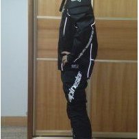 出售 全新A星赛车服