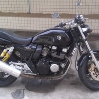 出精神XJR400