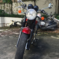 阳江市出售2012年英国凯旋T100复古街车。