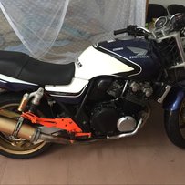 珠海南屏低价出台精神CB400一代