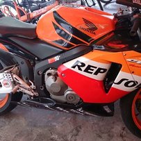 代友出cbr600一台.三万五接刀