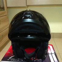 出售AGV-GP元素和LS2揭面盔，都是非常新的